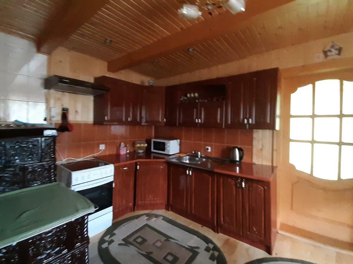 Котедж "Барвінок" Verhovîna Exterior foto
